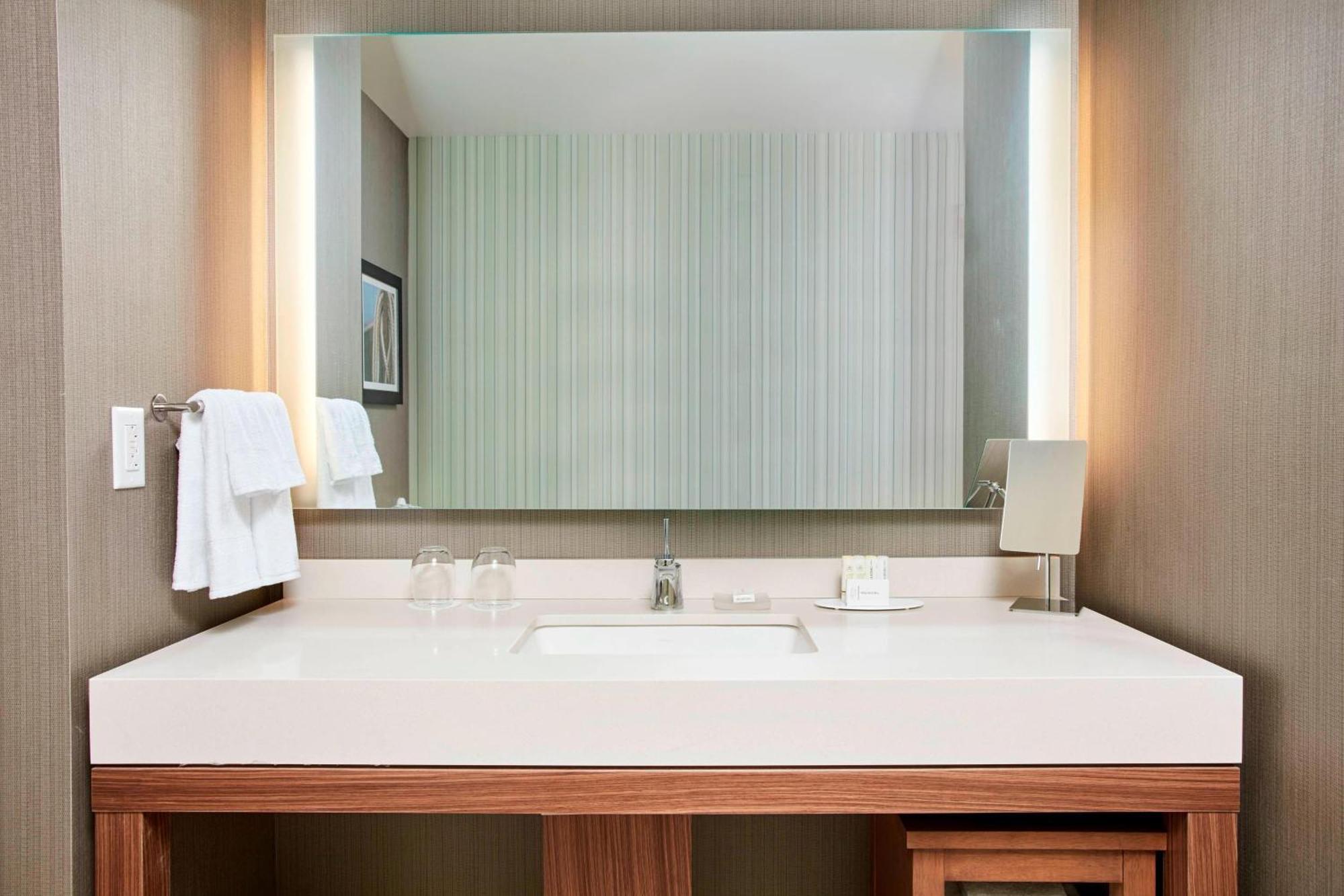 Courtyard By Marriott Erie Bayfront Otel Dış mekan fotoğraf